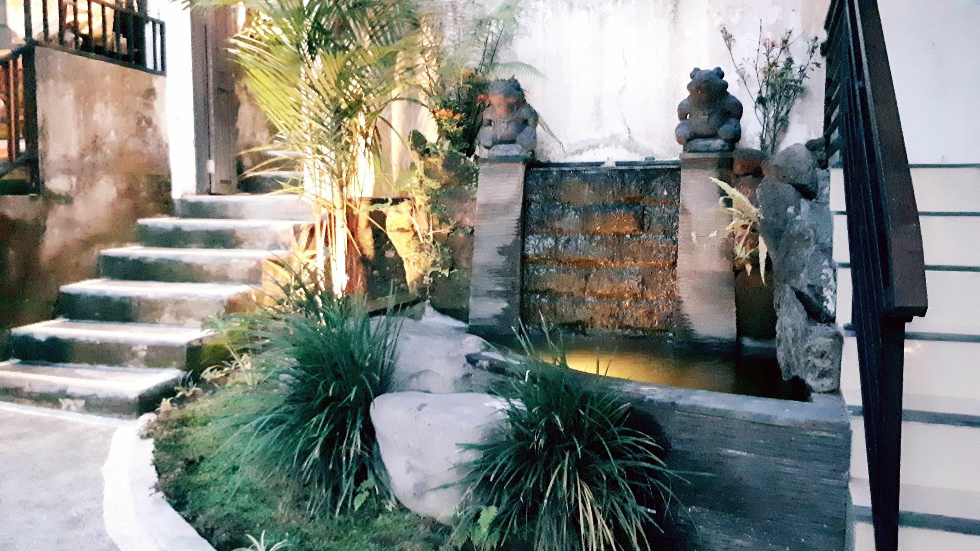 Ayu Duwur Beji Gasthuis 3*